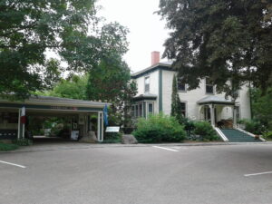 Photograph 3 of 441 St. George Street